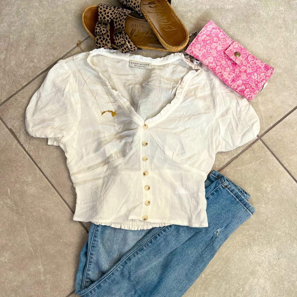 White blouse - Picture 3 of 9